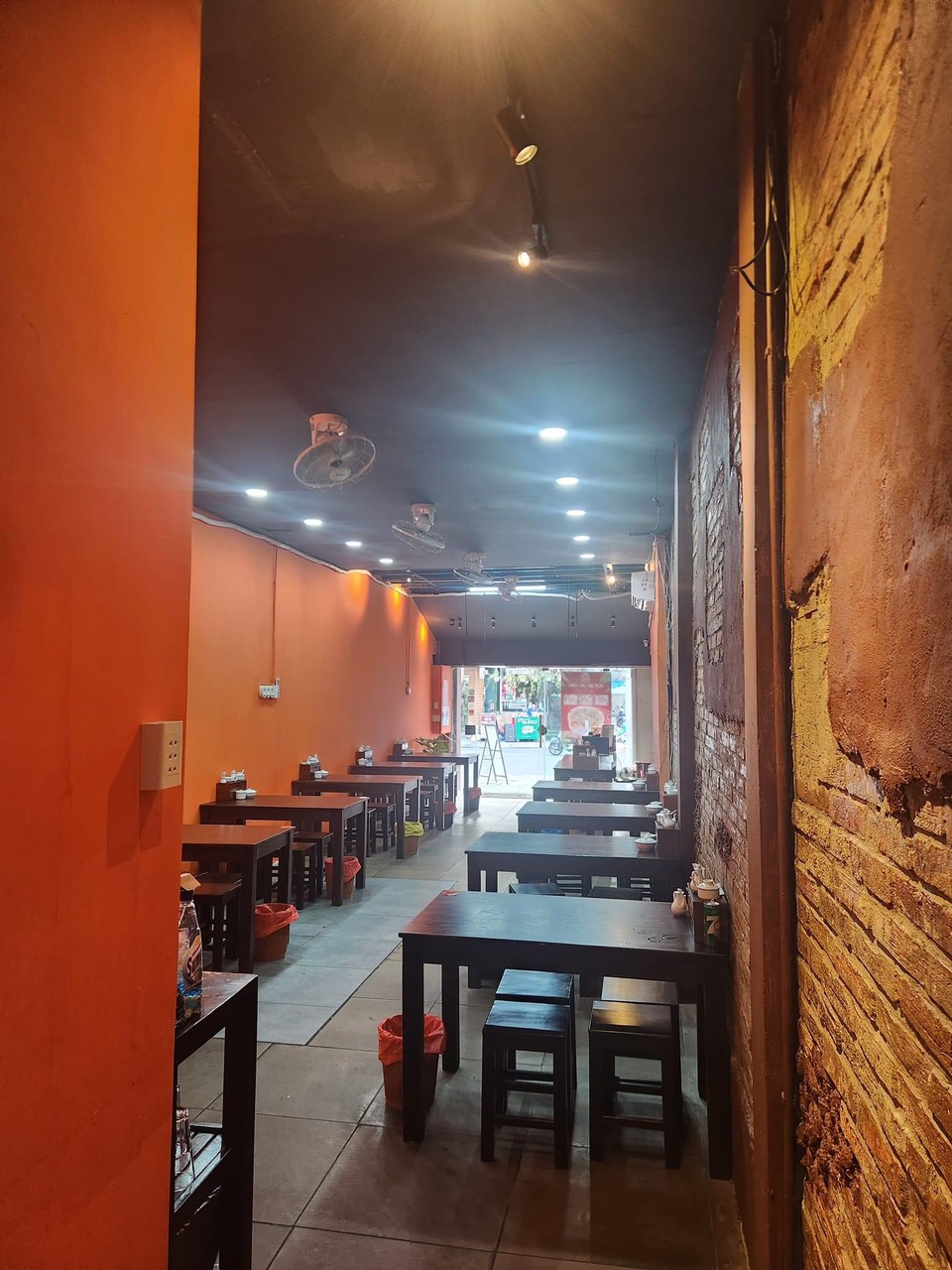 Cần sang quán ăn MTĐ  Điện Biên Phủ P. Đakao Quận 1 